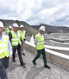 El Cabildo y el Gobierno de Canarias implantan el secado solar de fangos en la depuradora Adeje-Arona · foto 3