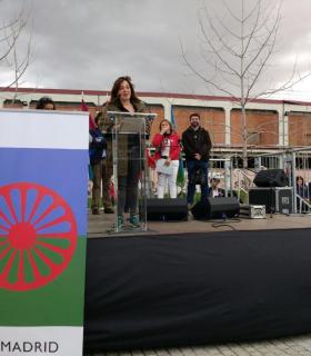El río de Madrid acoge la Ceremonia del Pueblo Gitano · foto 3