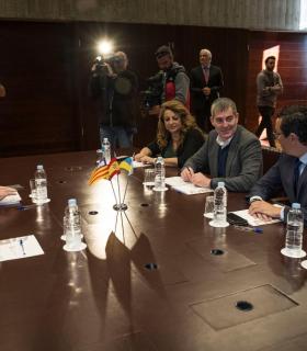 Canarias y Baleares suman apoyos para lograr el 75 por ciento de descuento de residente en los viajes a la Península · foto 3