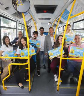 Las fotos ganadoras del quinto concurso de Guaguas Municipales recorren la ciudad en una exposición a bordo de varios vehículos de la empresa · foto 9
