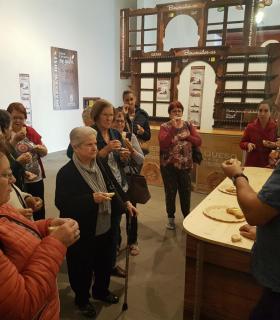 Más de 300 personas disfrutaron de los tesoros gastronómicos ofrecidos en el ‘Paseo de los Sabores’, una Exposición-Degustación instalada en la Casa de la Cultura en el marco de la Fiesta del Queso · foto 4