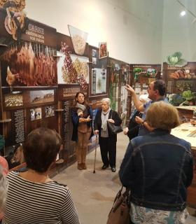 Más de 300 personas disfrutaron de los tesoros gastronómicos ofrecidos en el ‘Paseo de los Sabores’, una Exposición-Degustación instalada en la Casa de la Cultura en el marco de la Fiesta del Queso · foto 5