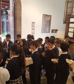 Más de 300 personas disfrutaron de los tesoros gastronómicos ofrecidos en el ‘Paseo de los Sabores’, una Exposición-Degustación instalada en la Casa de la Cultura en el marco de la Fiesta del Queso · foto 8
