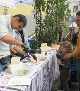 Fiesta del Queso en Montaña Alta con miles de visitantes de toda Gran Canaria fieles a esta cita en las medianías de Guía · foto 2
