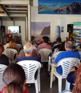 Un centenar de personas participan en el Geolodía La Aldea 2018 · foto 1