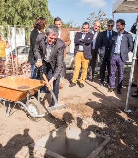 Fernando Clavijo coloca la primera piedra del nuevo IES Guaza · foto 2