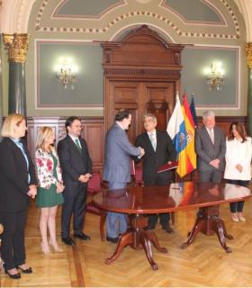 Declaraciaones de Asier Antona (PP) este mediodia en la firma del acuerdo con Nueva Canaria para apoyar los PGE2018 · foto 1