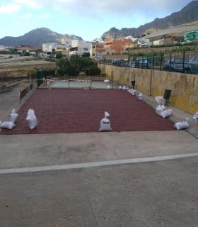 Comienza el acondicionamiento de los parques infantiles de La Aldea de San Nicolás · foto 2