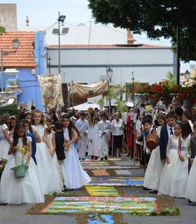 Güímar celebra el Corpus Christi con la confección de 25 espectaculares alfombras · foto 3