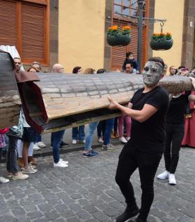 Gáldar revivió La Tarasca con una gran participación de vecinos en la víspera del Corpus · foto 6