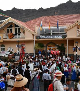 Unas 3.000 personas celebran a San Antonio El Chico con la romería ofrenda en Mogán · foto 2
