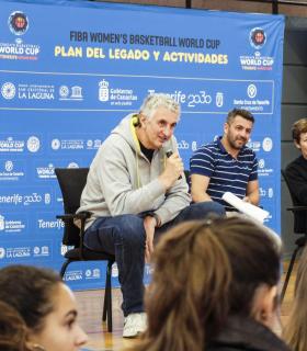 Elisa Aguilar y Fernando Romay hablan en Puerto de la Cruz de igualdad en el baloncesto · foto 5