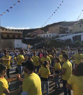 Candelaria: Superado el récord Guinness de tiempo bailando la modalidad de rueda de casino · foto 3