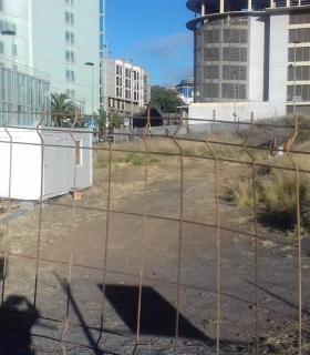 Un terreno sin uso cerca del HUC · foto 3