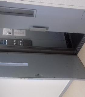 Ascensores antediluvianos en el Hospital de Ofra · foto 4