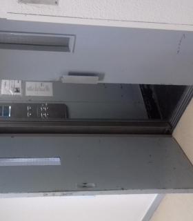 Ascensores antediluvianos en el Hospital de Ofra · foto 3