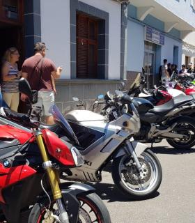 La Aldea acoge a mil motos en su día nacional · foto 3