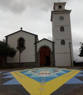 Los vecinos de Pedro Álvarez plasman la tradición de su Corpus Christi con una veintena de tapices · foto 8
