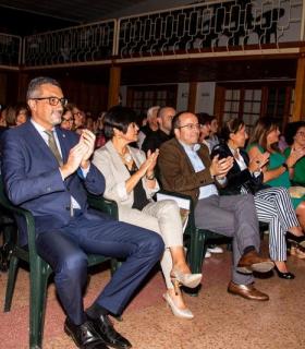 Unas 200 personas arroparon a Milagros López en el pregón de las Fiestas de San Juan Bautista · foto 2