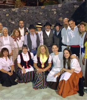 El Rosario: Tabaiba celebró anoche su VII Baile de Magos · foto 2