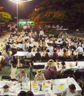 El Rosario: Tabaiba celebró anoche su VII Baile de Magos · foto 3