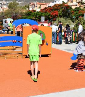El Rosario: Tabaiba estrena parque infantil en el marco de sus fiestas · foto 3