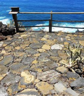 El Ayuntamiento de La Frontera mejora el acceso al Charco Azul · foto 1