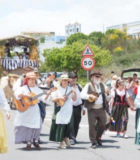 Llano del Moro celebra la tradicional Romería de la Exaltación de la Santa Cruz y el Santo Hermano Pedro · foto 2