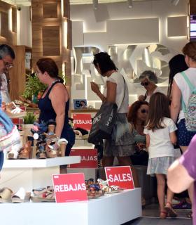 El primer domingo de rebajas marca una nueva edición de Ven a Santa Cruz · foto 3
