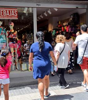 El primer domingo de rebajas marca una nueva edición de Ven a Santa Cruz · foto 2
