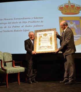 El doctor oncólogo Norberto Batista López, Hijo Predilecto de la Isla de La Palma · foto 3