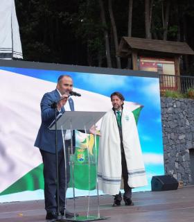 Carlos Alonso pregona las fiestas de La Esperanza haciendo una reflexión sobre los cambios experimentados en la Isla en la últimas décadas. · foto 2