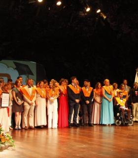La Escuela Universitaria de Turismo de Lanzarote celebró en Jameos del Agua el acto de Graduación y entrega de Orlas de la promoción 2014-2018 · foto 3