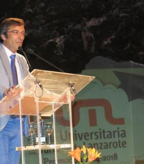 La Escuela Universitaria de Turismo de Lanzarote celebró en Jameos del Agua el acto de Graduación y entrega de Orlas de la promoción 2014-2018 · foto 4