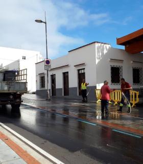 El Ayuntamiento de La Frontera saca a licitación una máquina barredora y un nuevo camión para el municipio · foto 2