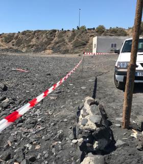 Arafo cierra al baño Playa de Lima por un vertido de hidrocarburos en Candelaria · foto 4
