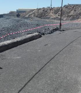 Arafo cierra al baño Playa de Lima por un vertido de hidrocarburos en Candelaria · foto 6