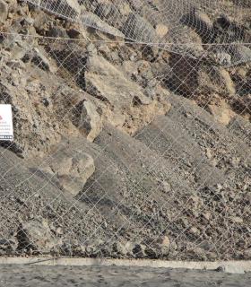 Tacoronte: La playa de La Arena permanecerá abierta parcialmente, y solo de 11 a 20.30 horas, hasta que se revisen y reparen los sistemas de seguridad afectados por un desprendimiento · foto 1