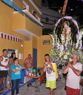 Tacoronte: El Pris se emociona con el embarque, procesión y los fuegos artificiales en honor a la Virgen del Carmen · foto 2