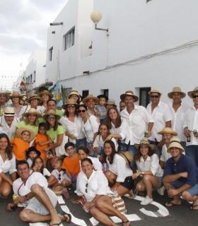 Haría: Punta Mujeres se echó a la calle en una de las romerías más participativas · foto 14