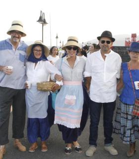 Haría: Punta Mujeres se echó a la calle en una de las romerías más participativas · foto 3