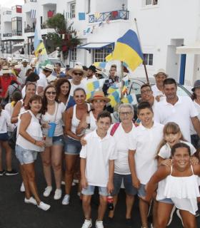 Haría: Punta Mujeres se echó a la calle en una de las romerías más participativas · foto 8
