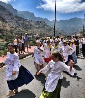El Paseo Romero recorrió Hermigua al son de chácaras y tambores · foto 1