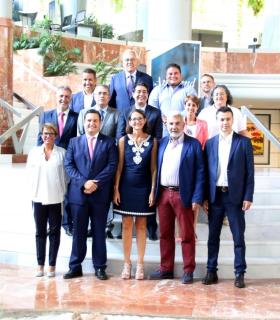 Adeje: Los municipios turísticos trasladan a la ministra las necesidades para no perder competitividad · foto 2