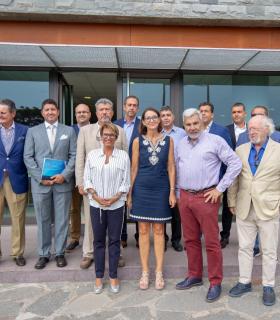 Ashotel y el CEST piden a Reyes Maroto una regulación unificada de las actividades en el litoral y un plan de infraestructuras en costas · foto 1