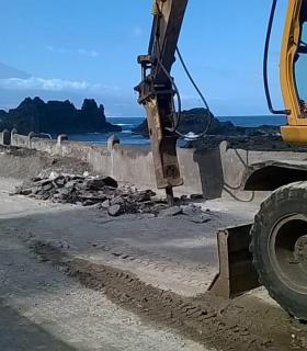 Tacoronte: Costas reanuda las obras en la vía litoral de El Pris, después de varias semanas paralizadas · foto 1