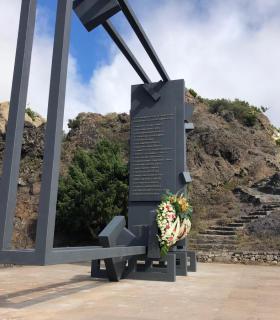 El Cabildo de La Gomera recuerda a las víctimas del incendio de 1984 en su 34 aniversario · foto 2