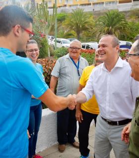 Hidalgo mantiene un encuentro con los vecinos del Cono Sur para darles a conocer los proyectos con que relanzar la economía y oportunidades del distrito · foto 3