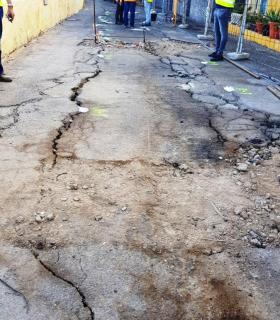 Las obras de la Calle Tegueste sufren un revés de estabilidad, lo que obliga al ayuntamiento del Puerto de la Cruz a desalojar 11 viviendas y a 21 vecinos, que serán realojados en viviendas sufragadas por la propia administración · foto 6