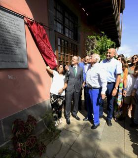 Las Palmas de Gran Canaria: Hidalgo descubre la placa en homenaje al exalcalde López Botas en el 150 aniversario de la revolución La Gloriosa · foto 3